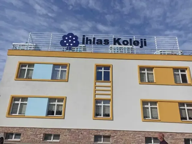 Işıklı Çatı Tabelası